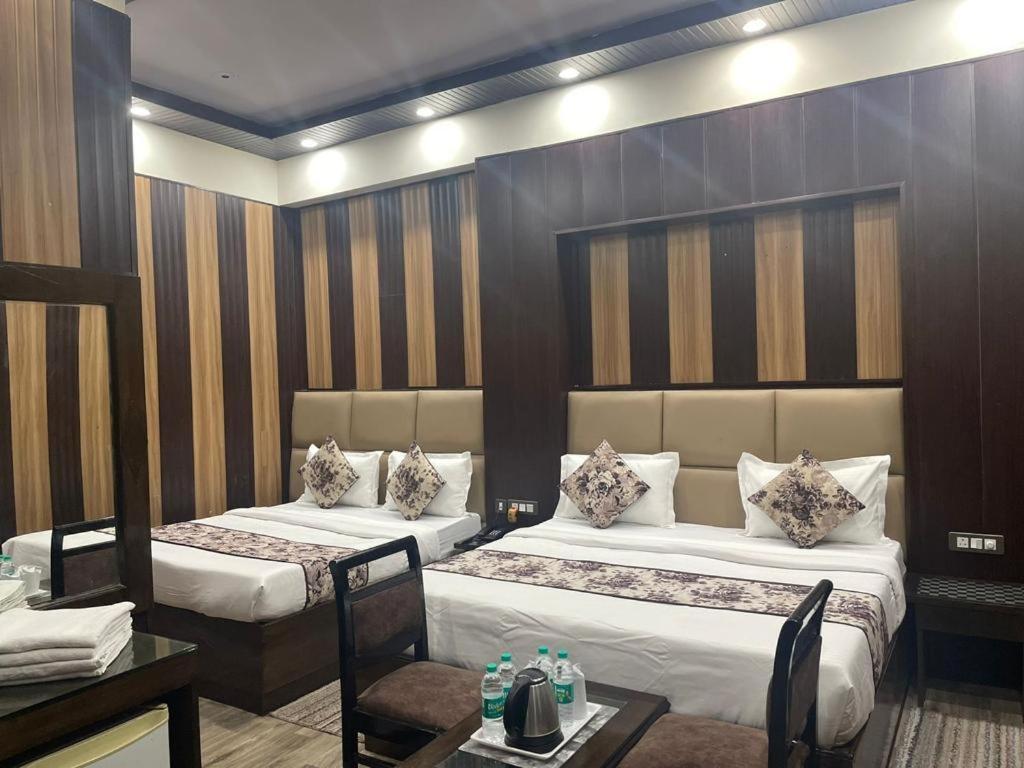Hotel Radiance Дели Экстерьер фото