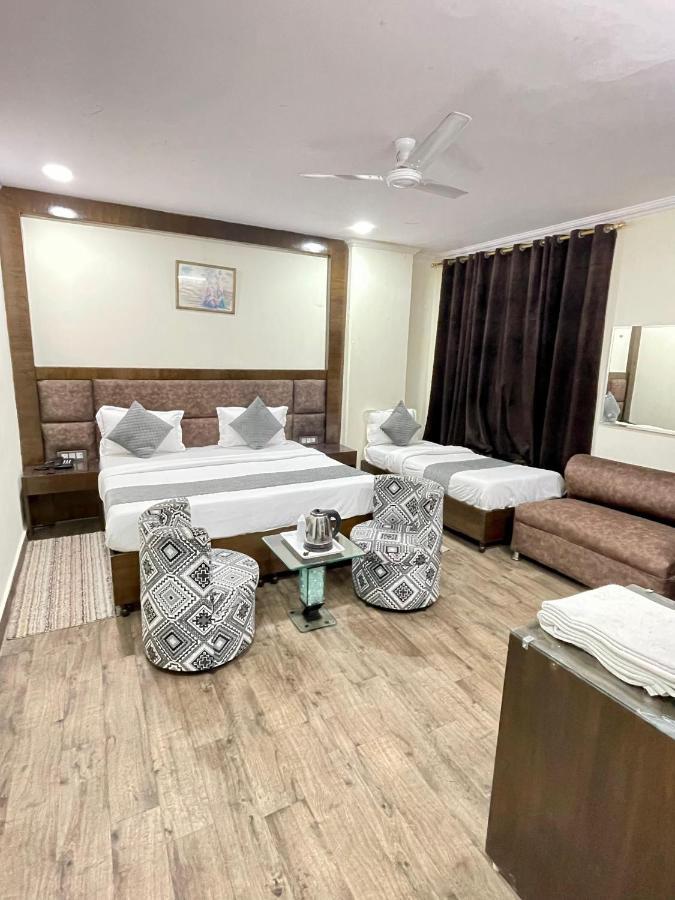 Hotel Radiance Дели Экстерьер фото