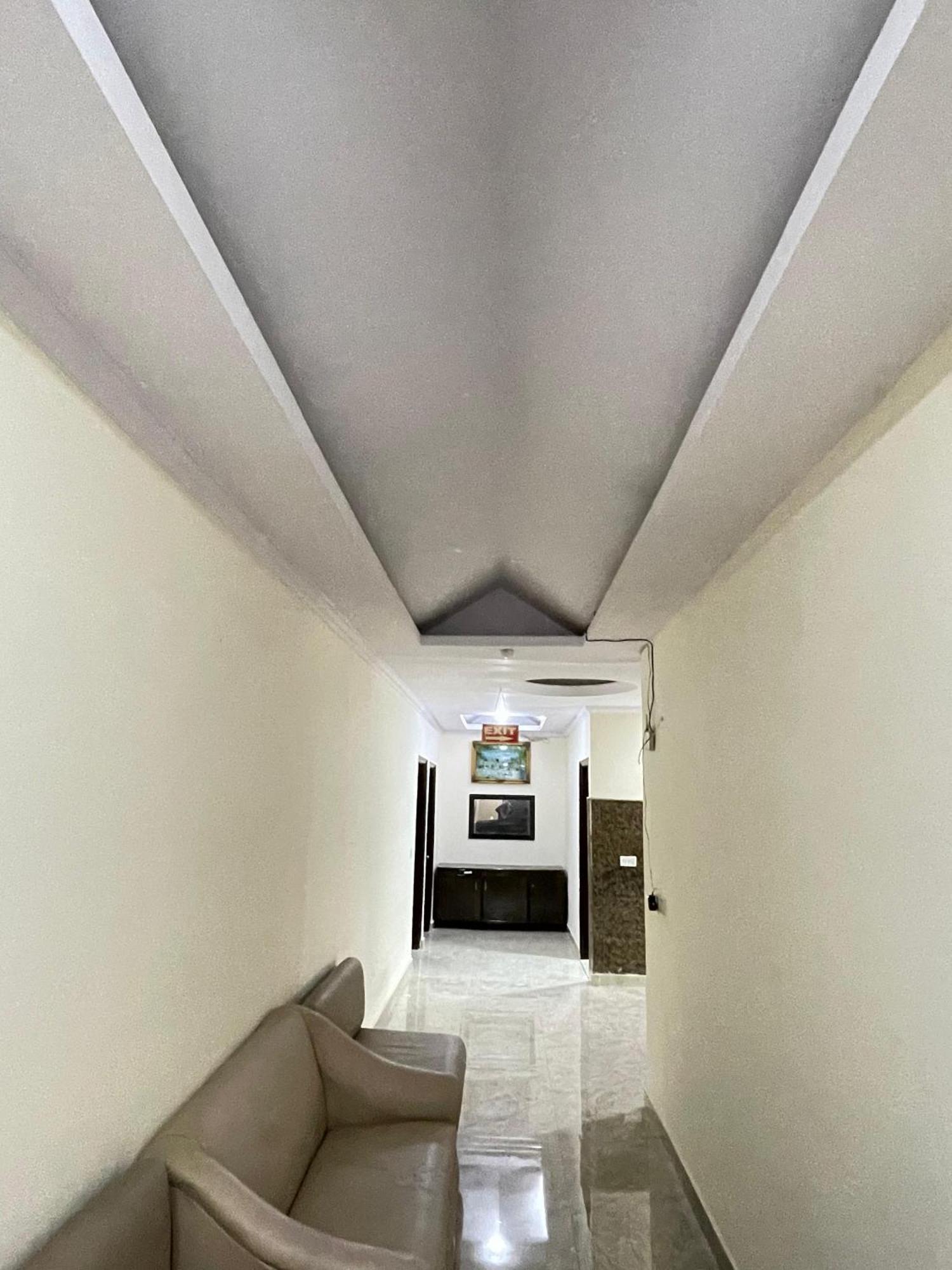 Hotel Radiance Дели Экстерьер фото